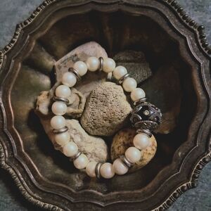 Elegant Handmade Pearl and Silver Stretch Bracelet